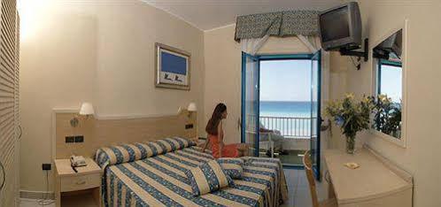 Sea Palace Hotel